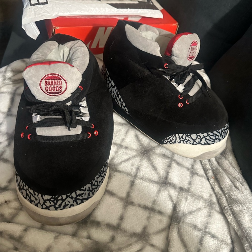 Jordan slippers